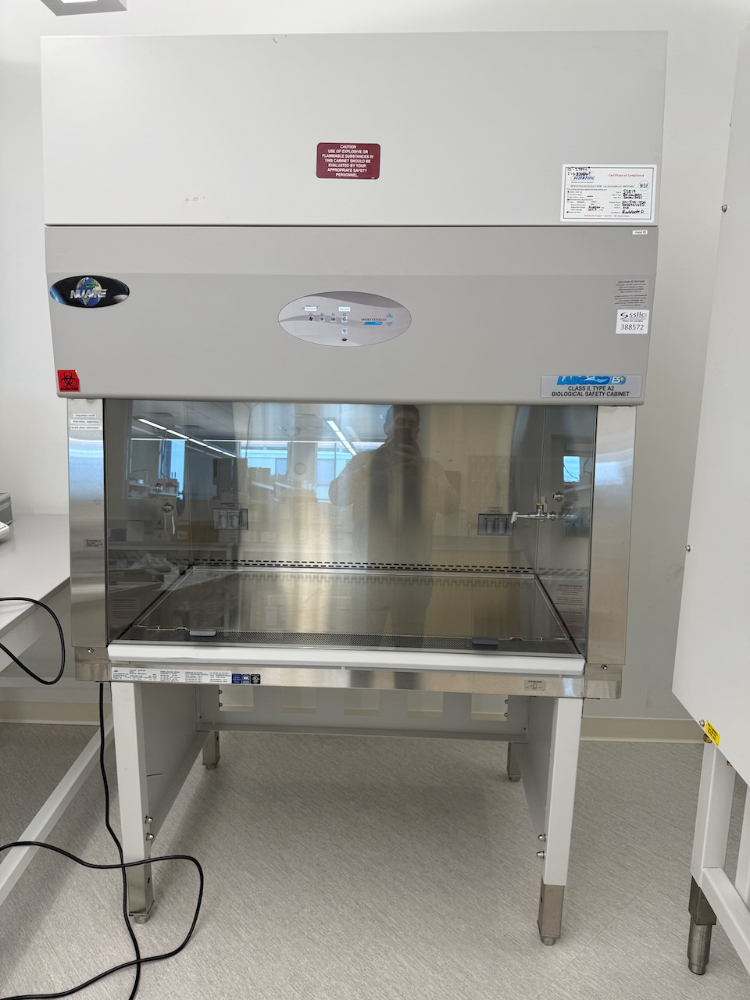 Image of Nuaire Labgard ES 4' Biosafety Cabinet